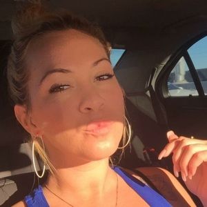 Meet your Posher, Damara